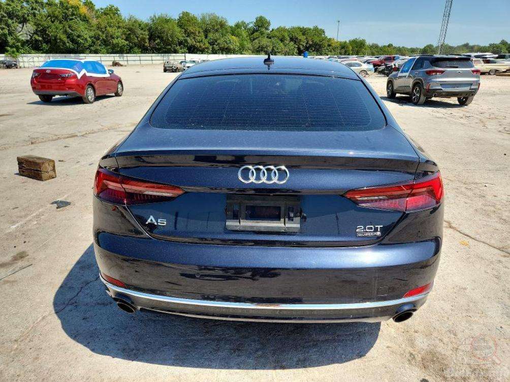 Audi A5, Седан
