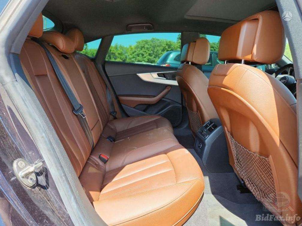 Audi A5, sedanas