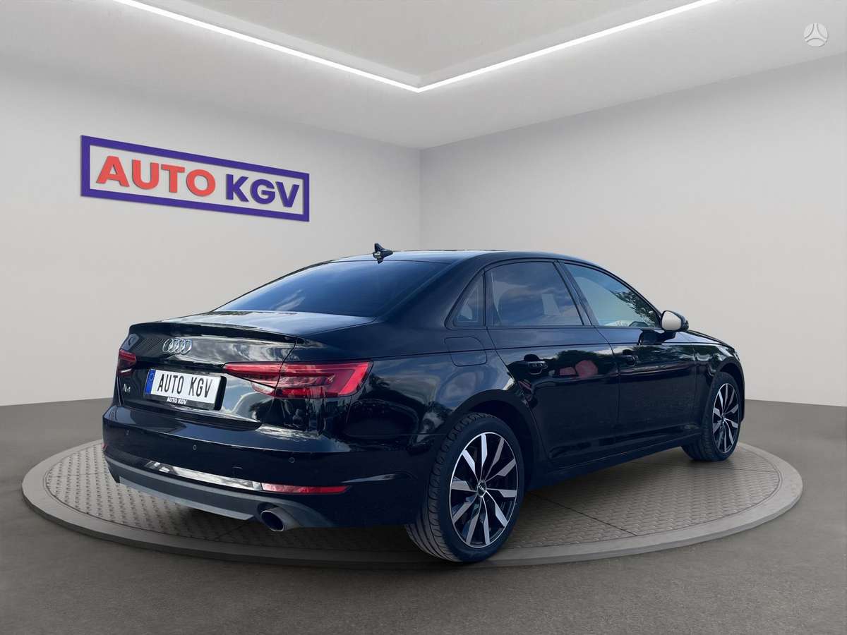 Audi A4, 2.0 l., Седан