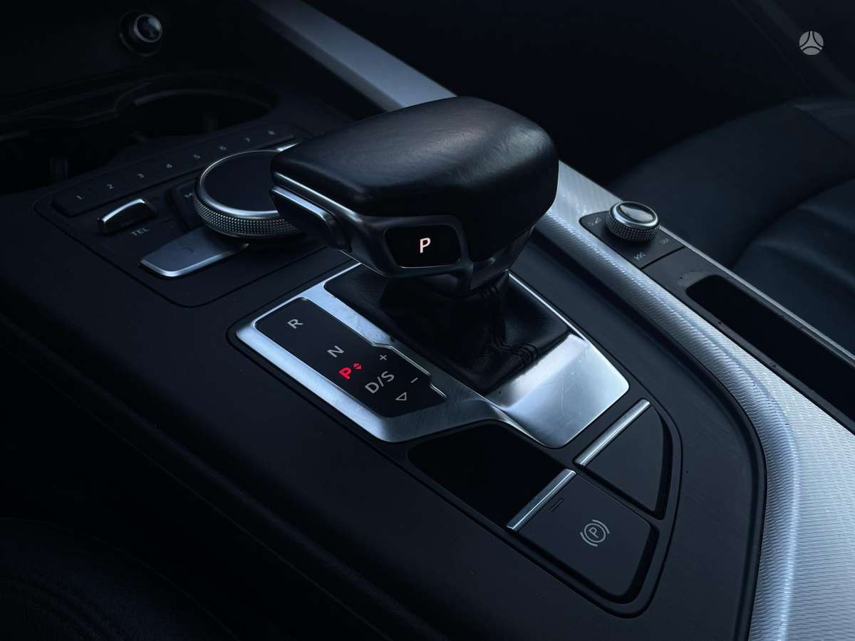 Audi A4, 2.0 l., Седан