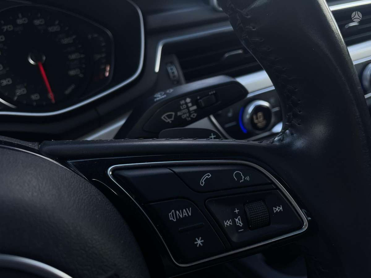 Audi A4, 2.0 l., Седан