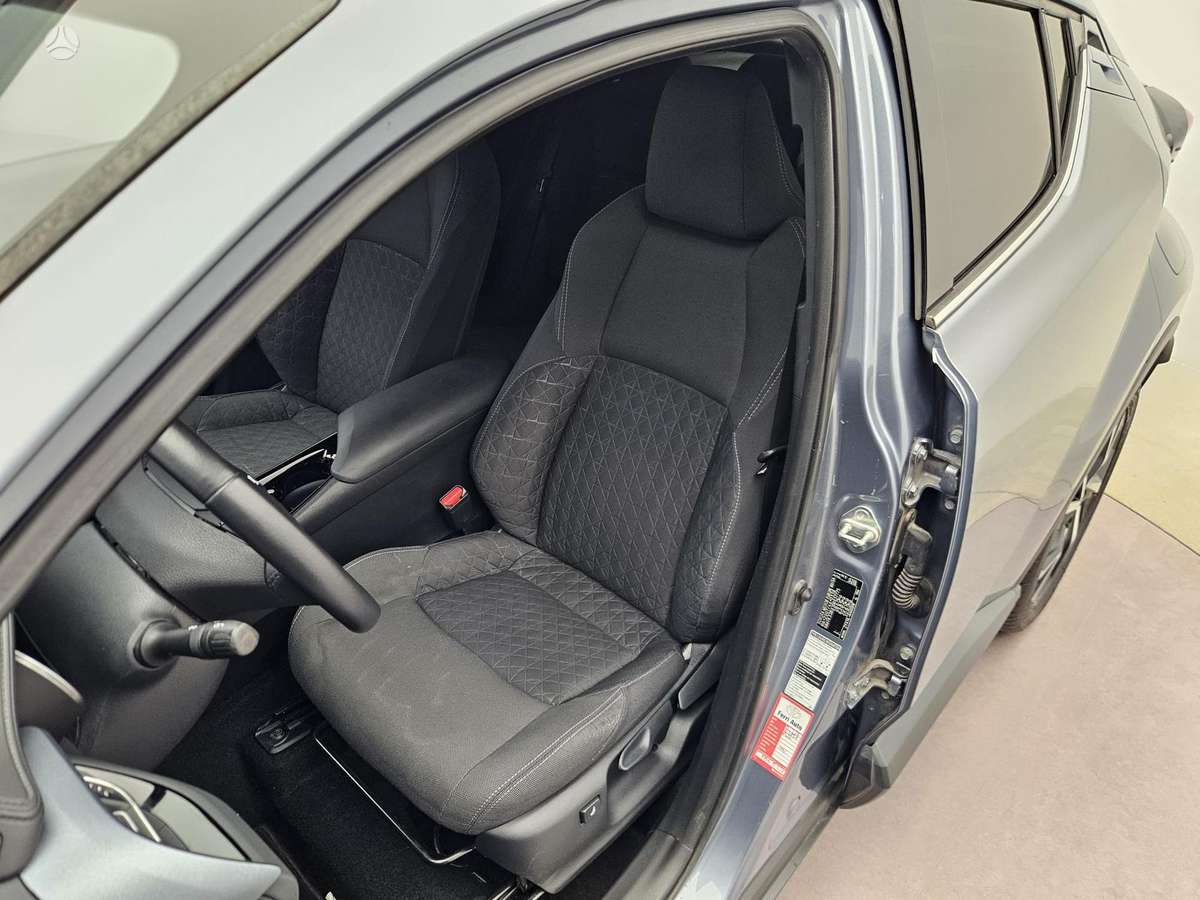 Toyota C-HR - 12