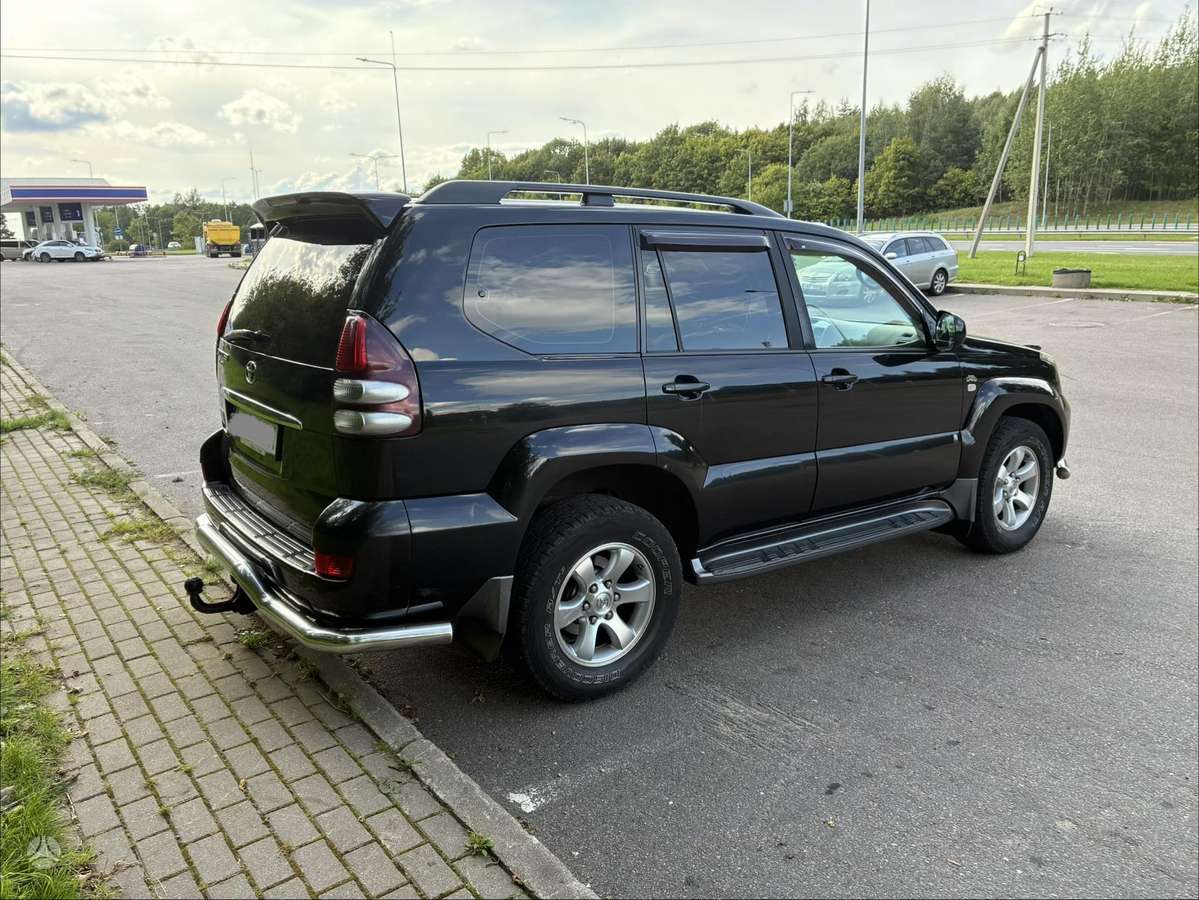Toyota Land Cruiser - 5