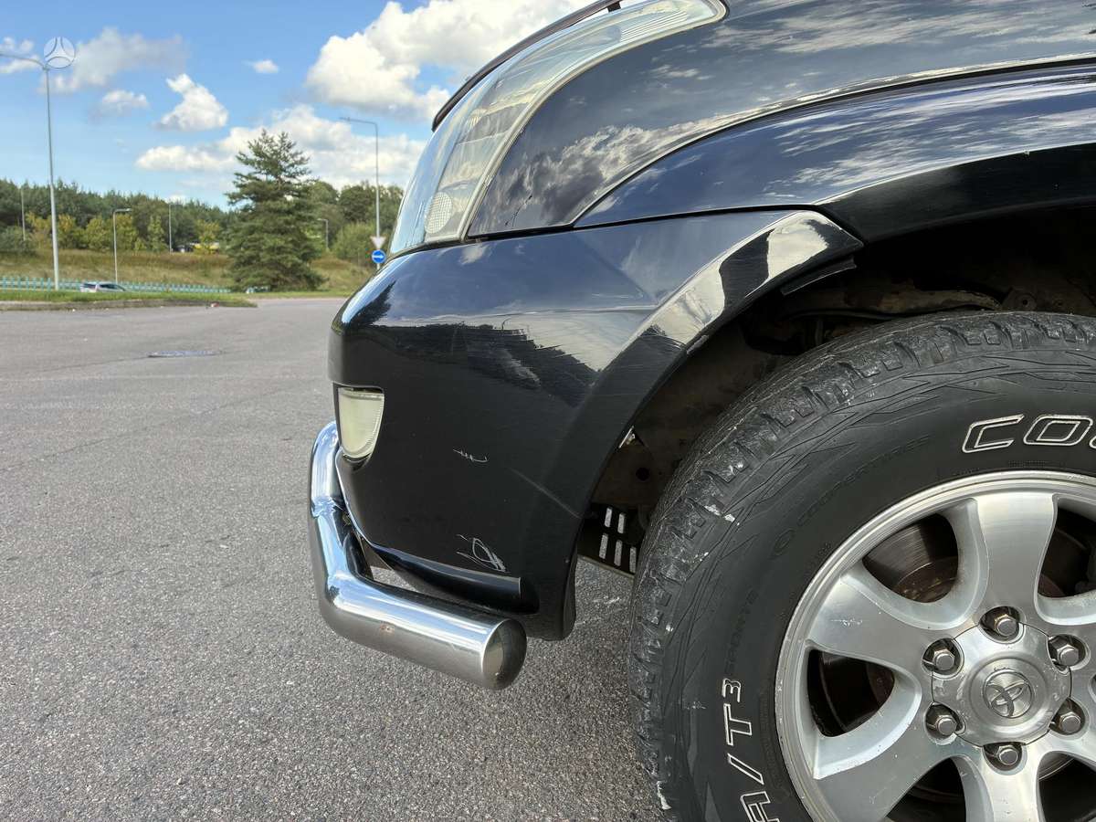Toyota Land Cruiser - 10