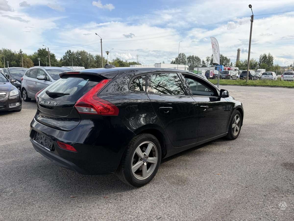 Volvo V40, 1.6 l., Хэтчбек