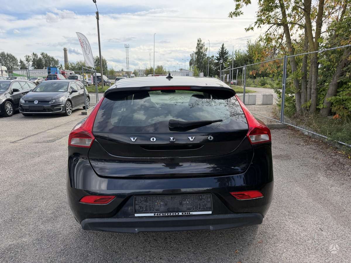 Volvo V40, 1.6 l., Хэтчбек