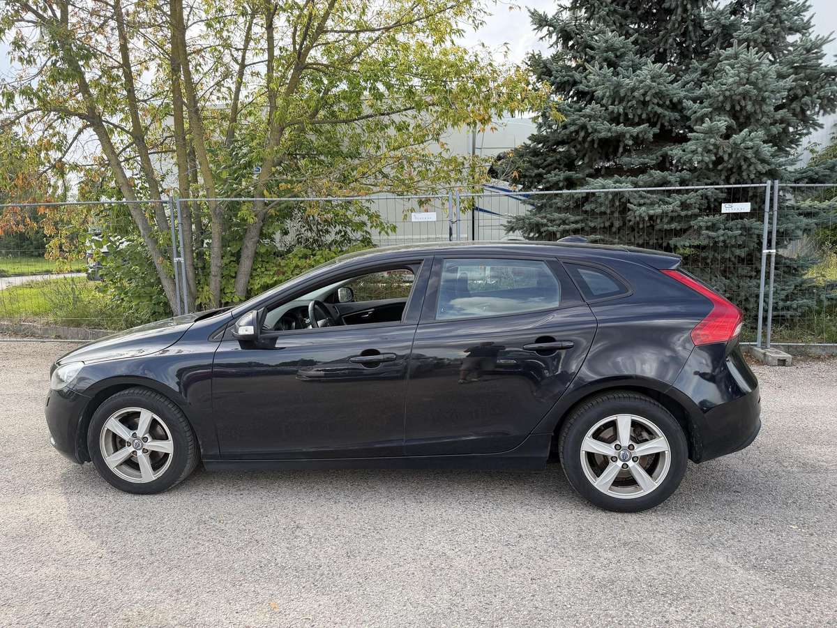 Volvo V40, 1.6 l., Хэтчбек