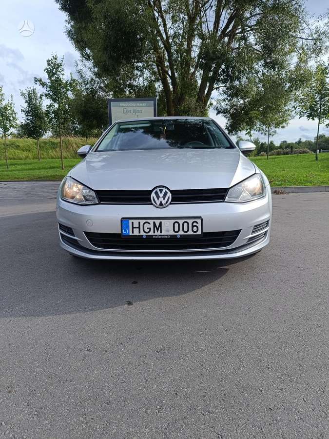 Volkswagen Golf - 1