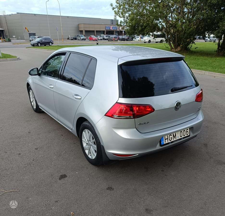 Volkswagen Golf - 5