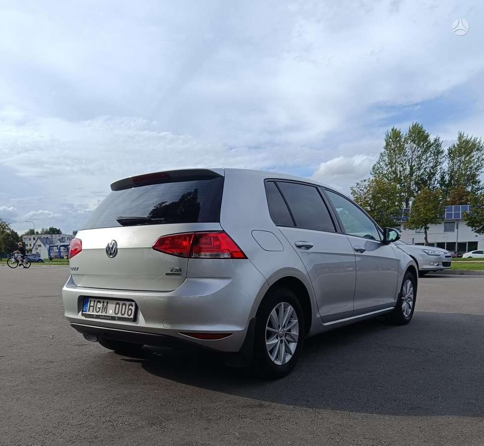 Volkswagen Golf - 6