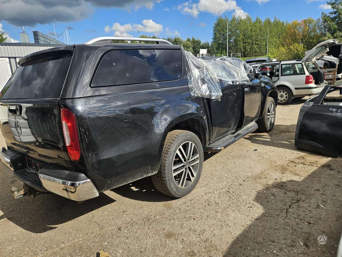 Mercedes-Benz X350
