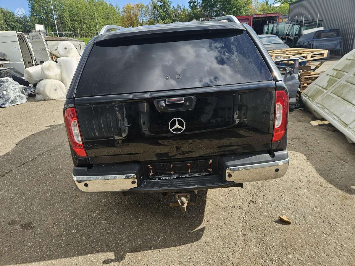 Mercedes-Benz X350
