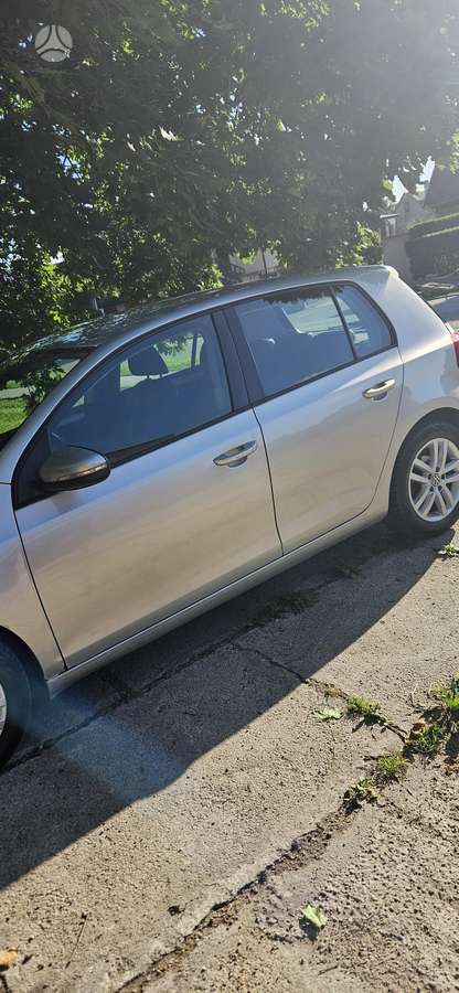 Volkswagen Golf - 2