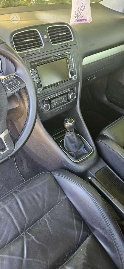 Volkswagen Golf - 6