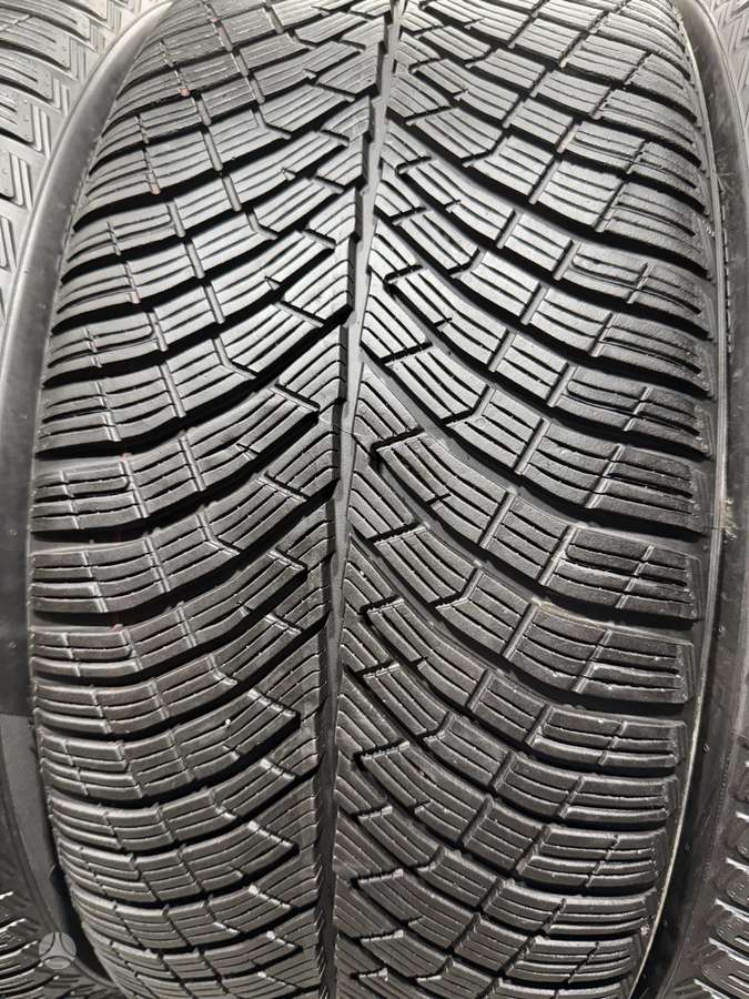Pirelli PZero winter2/2024m, winter 255/45 R20