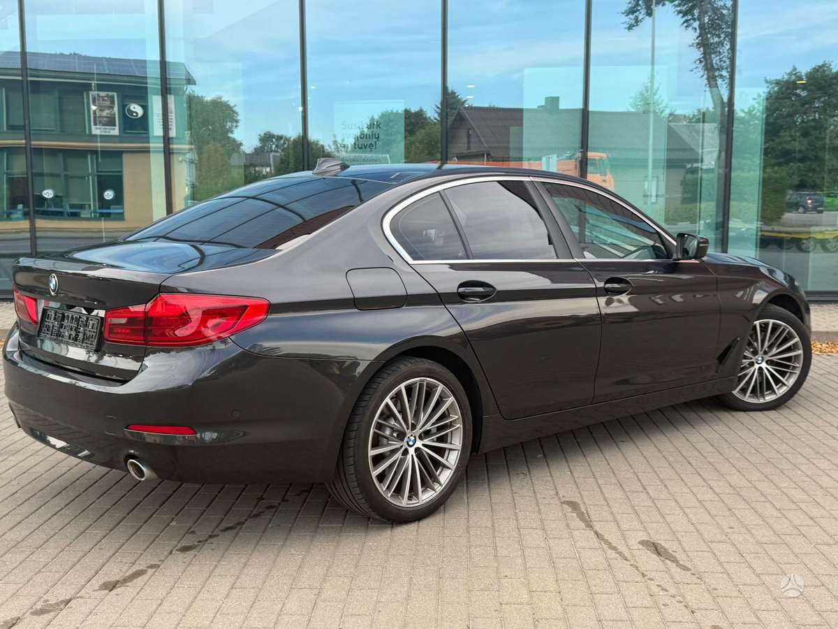 BMW 520, 2.0 l., Седан