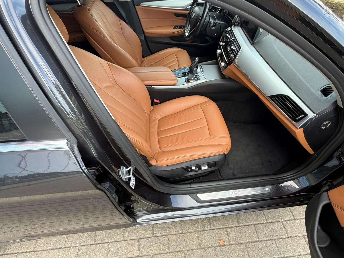 BMW 520, 2.0 l., Седан