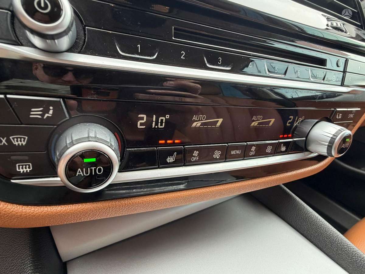 BMW 520, 2.0 l., Седан