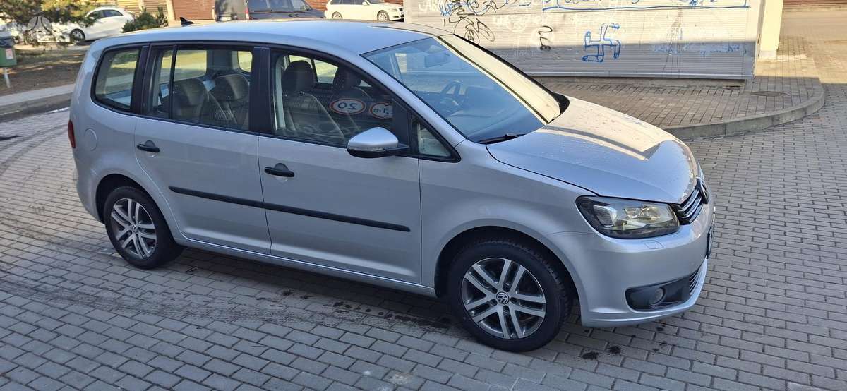 Volkswagen Touran - 4