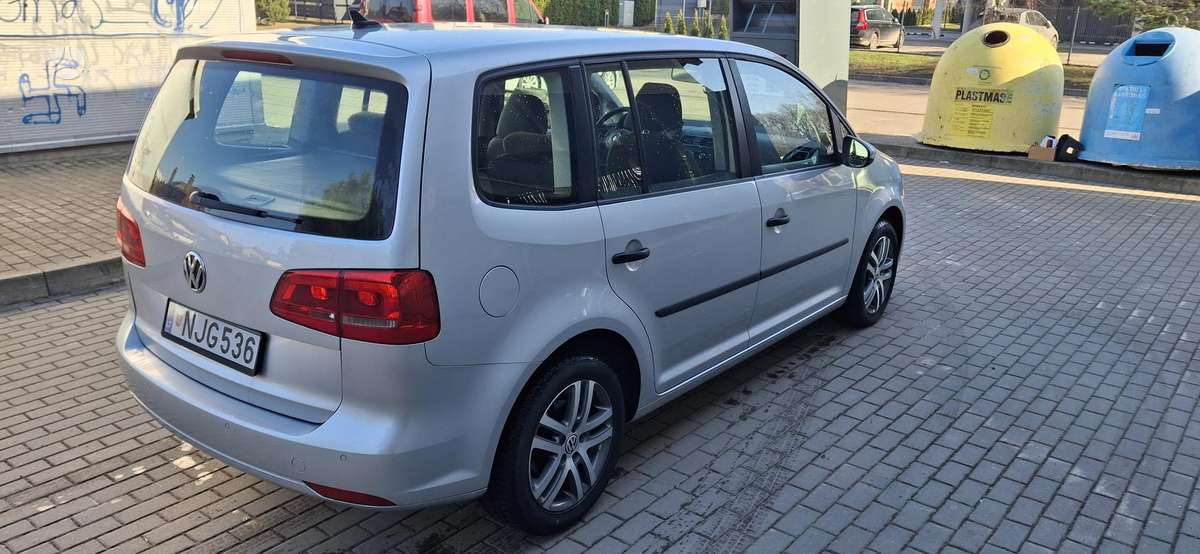 Volkswagen Touran - 5