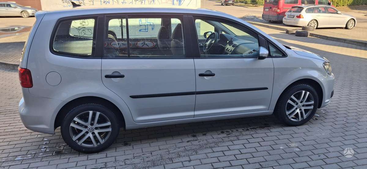 Volkswagen Touran - 6