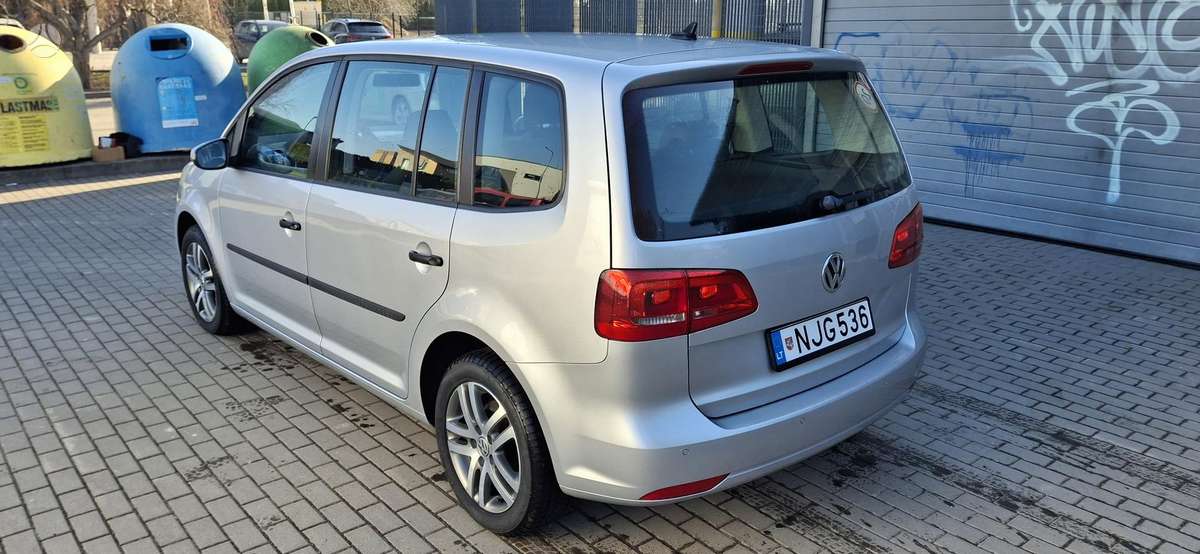 Volkswagen Touran - 8
