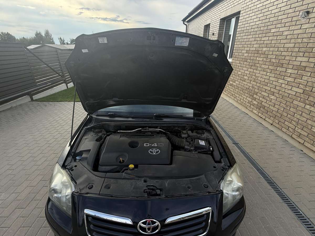 Toyota Avensis - 7