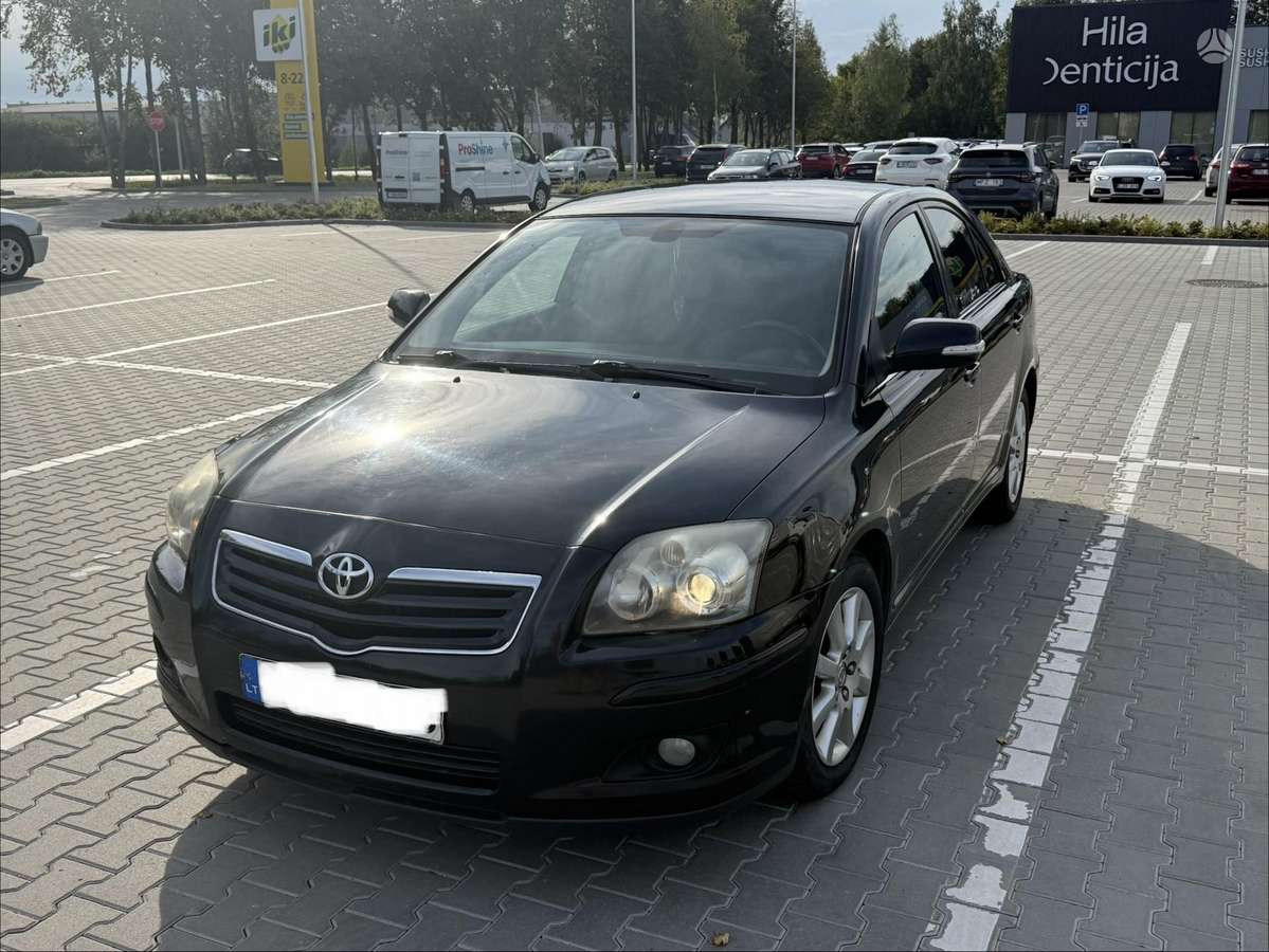 Toyota Avensis - 8
