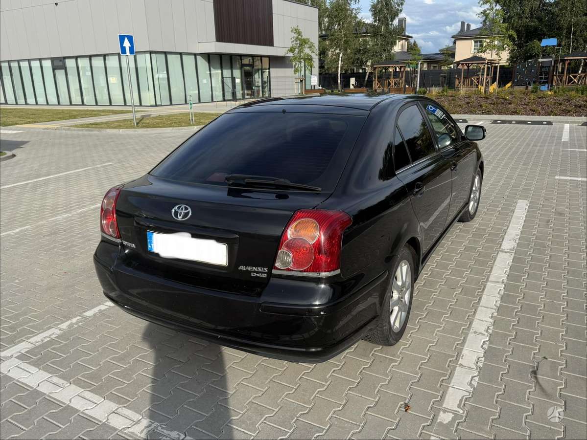 Toyota Avensis - 9