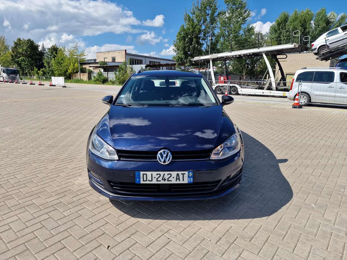 Volkswagen Golf - 2
