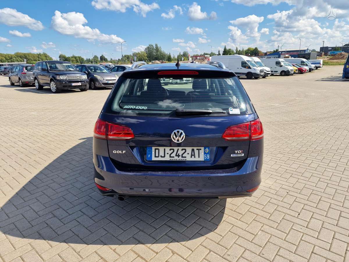 Volkswagen Golf - 6