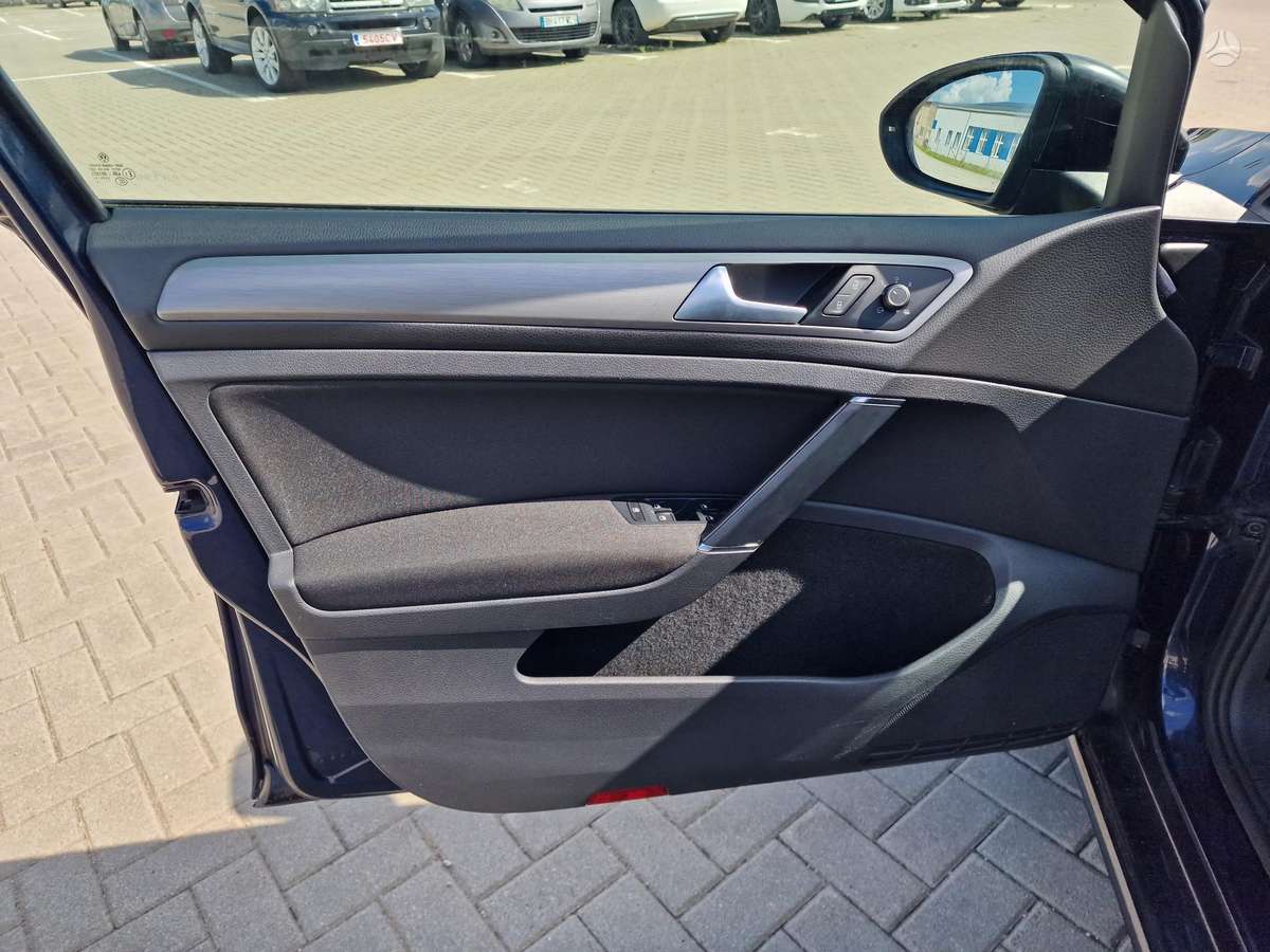 Volkswagen Golf - 9