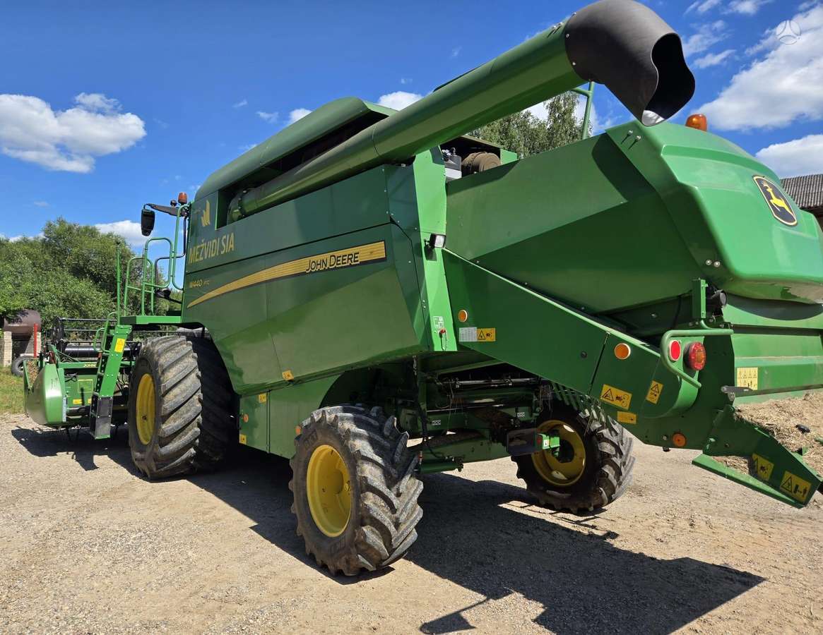 John Deere W440 ptc, combine harvesters