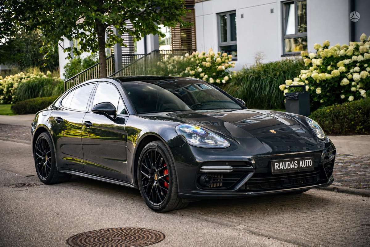 Porsche Panamera - 3