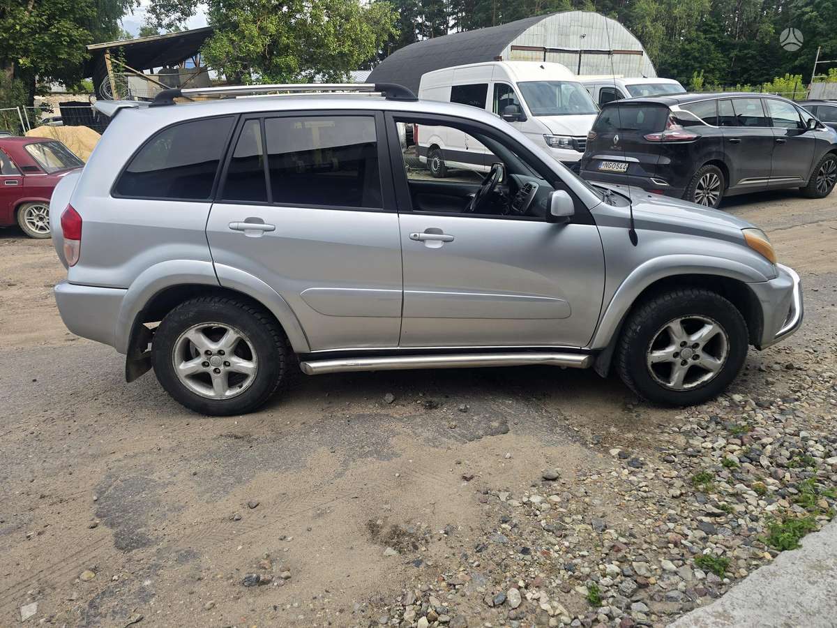 Toyota RAV4 - 4