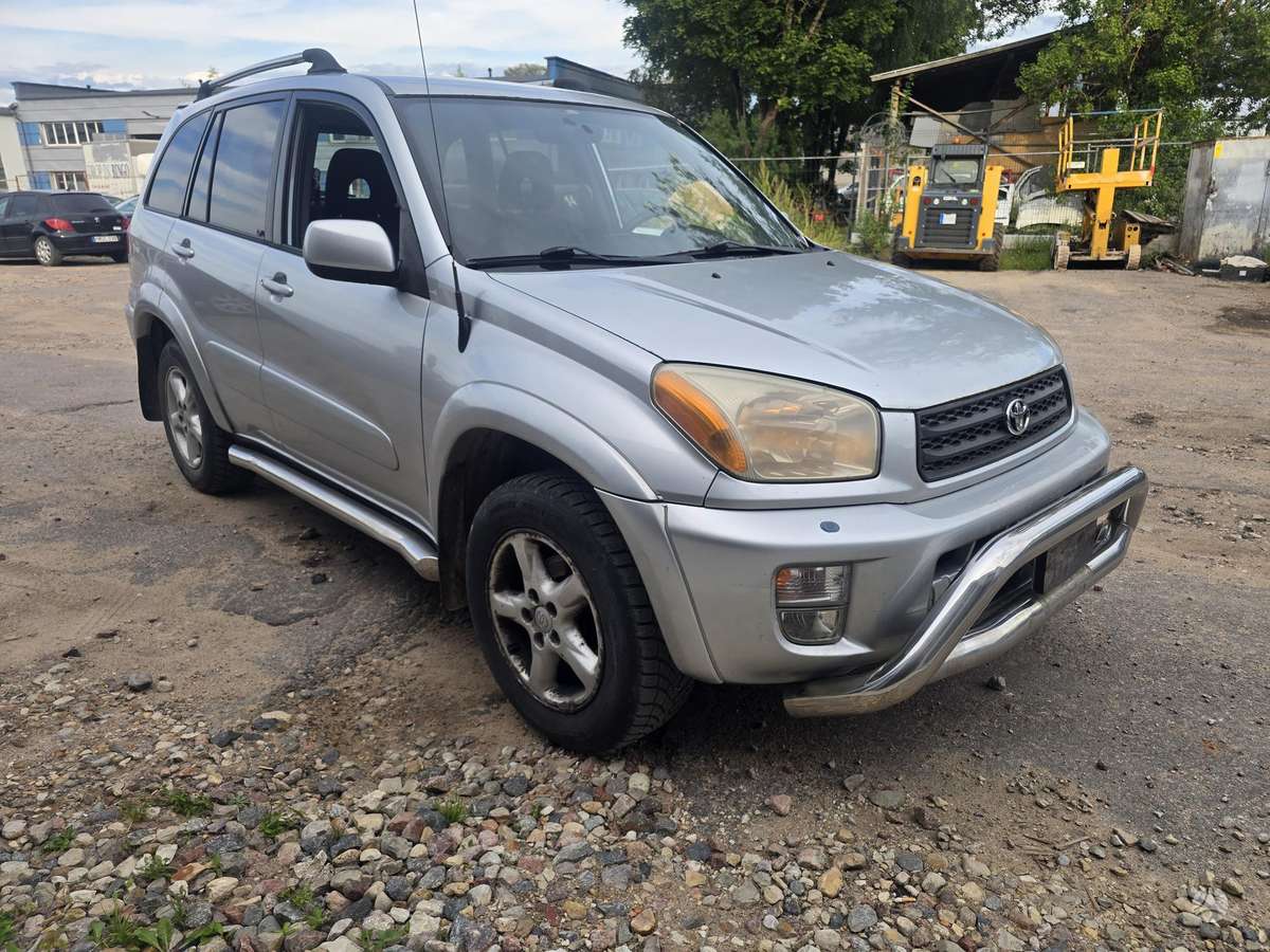 Toyota RAV4 - 6
