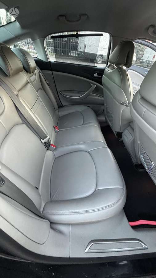 Citroen C5, 2.2 l., Седан