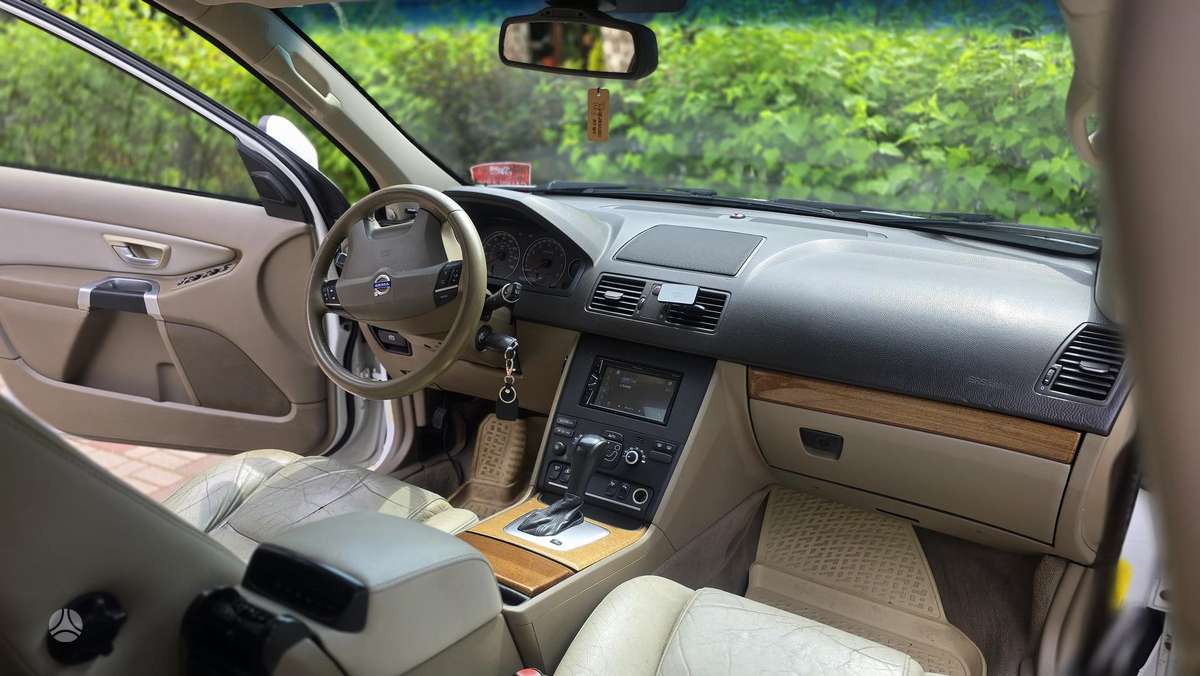Volvo XC90 - 10