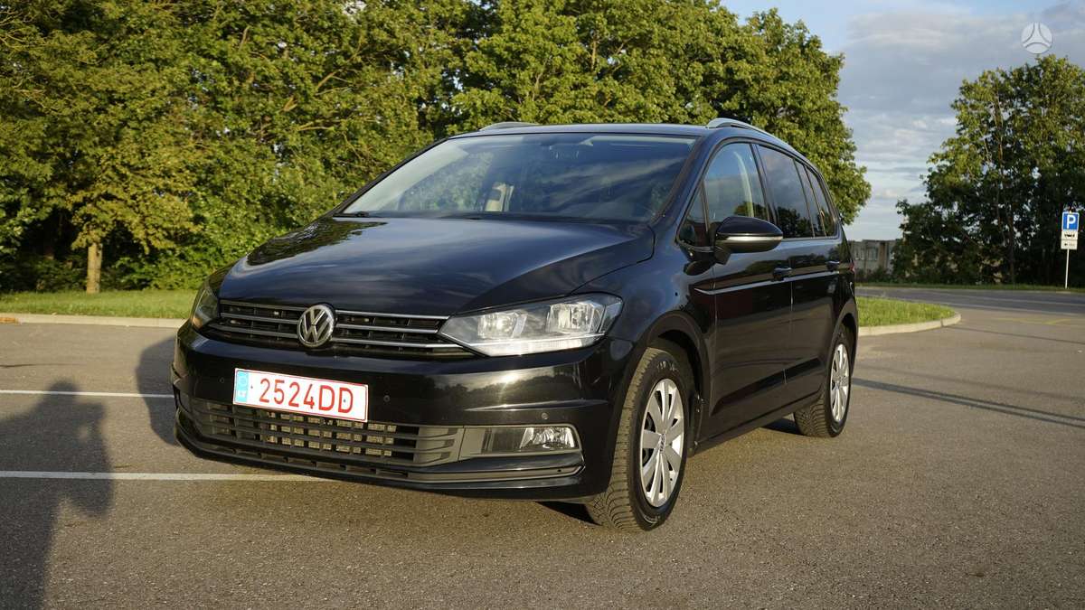 Volkswagen Touran - 1