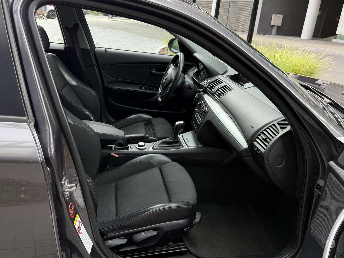 BMW 120, 2.0 l., hatchback