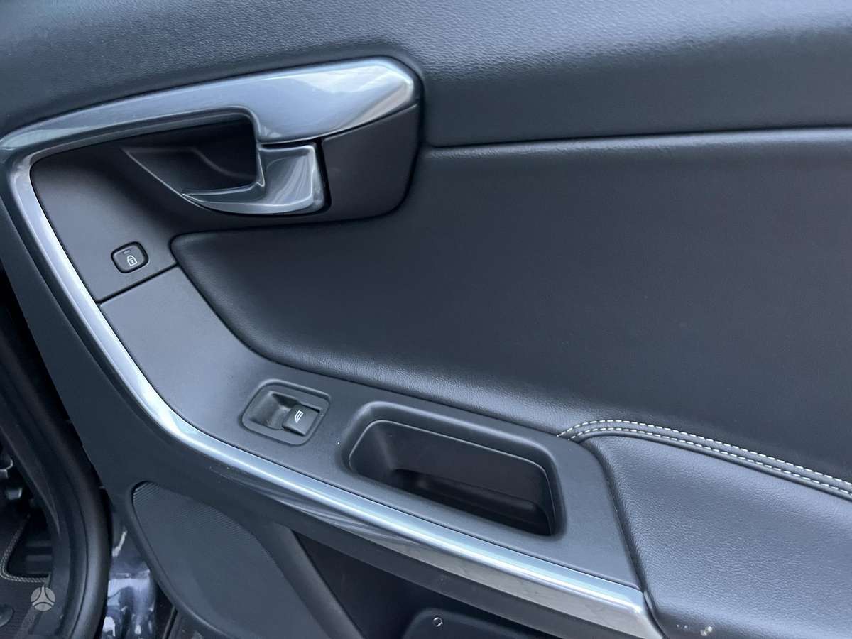 Volvo S60, 2.0 l., Седан