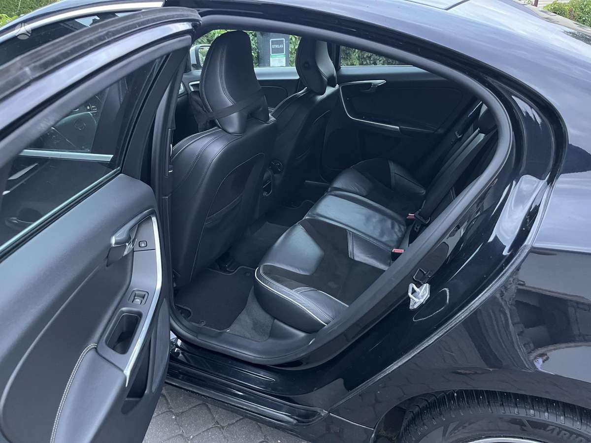 Volvo S60, 2.0 l., Седан