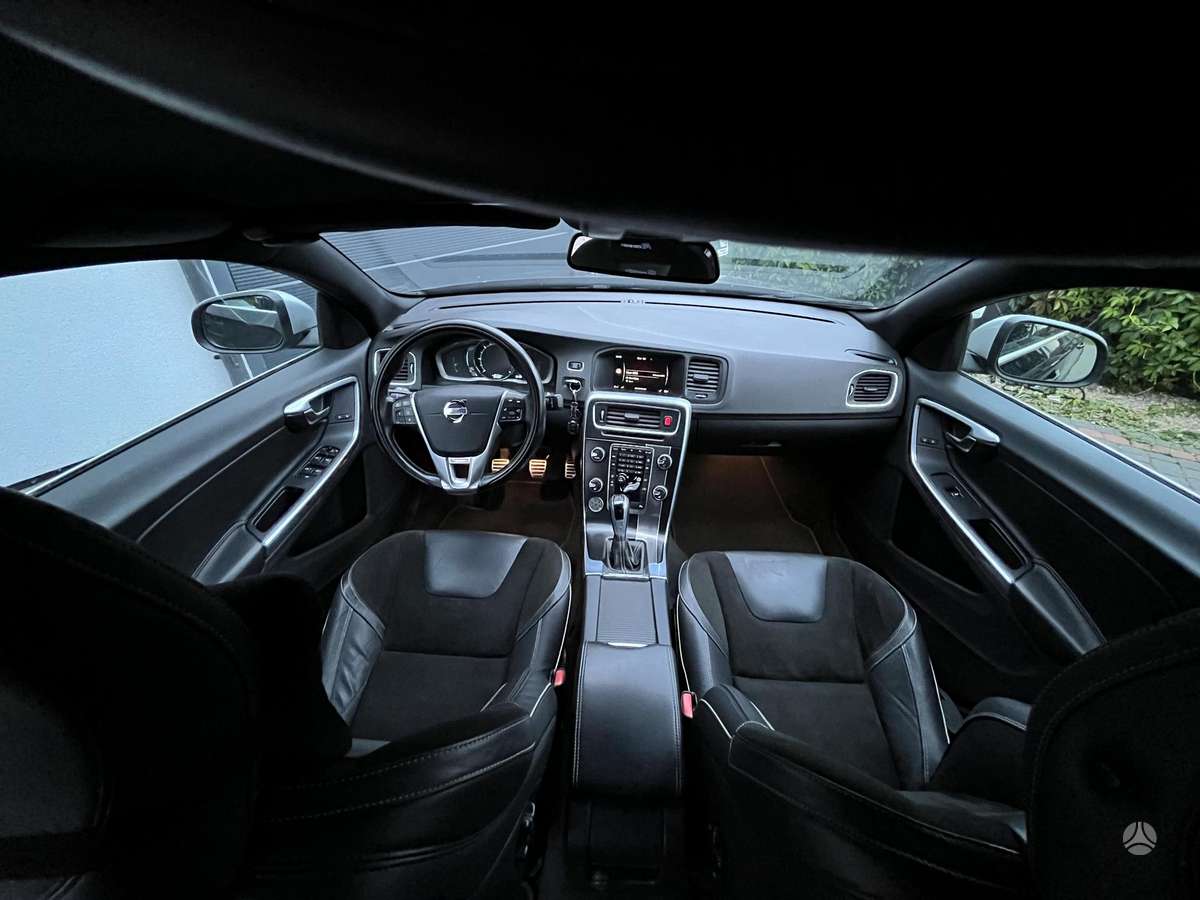 Volvo S60, 2.0 l., Седан
