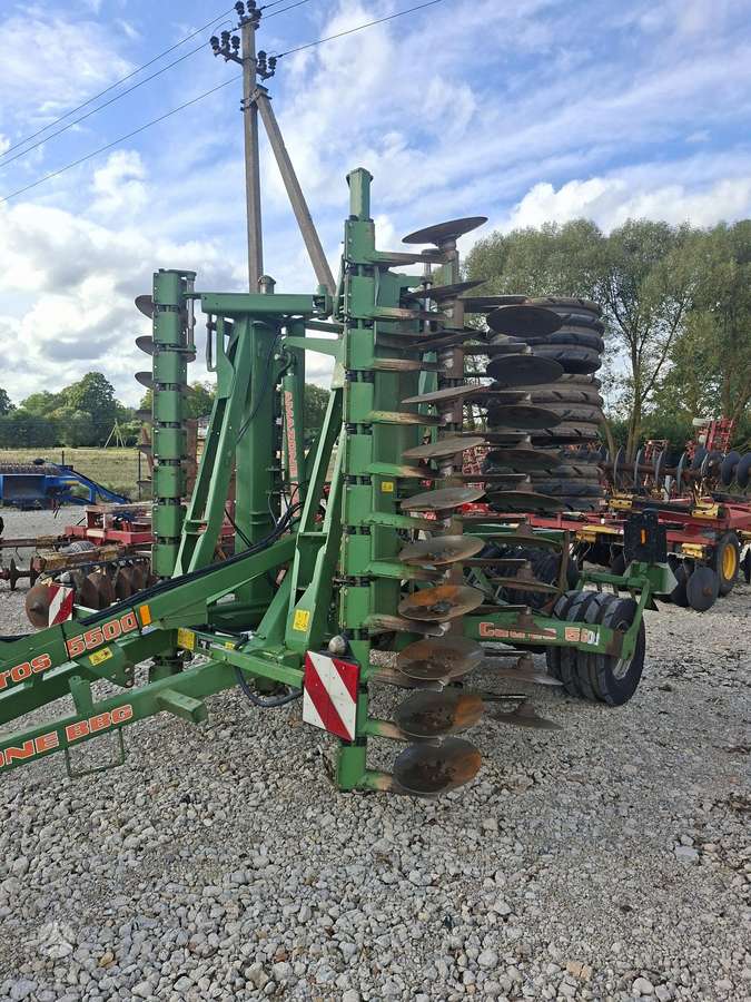 Amazone CATROS 5500, scrapers, scrubbers