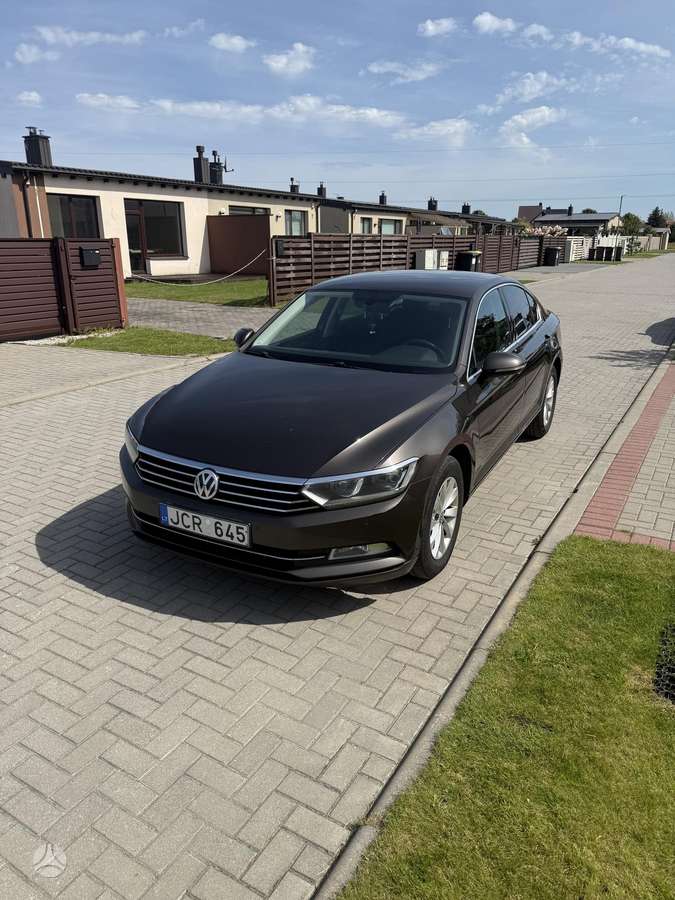Volkswagen Passat - 2