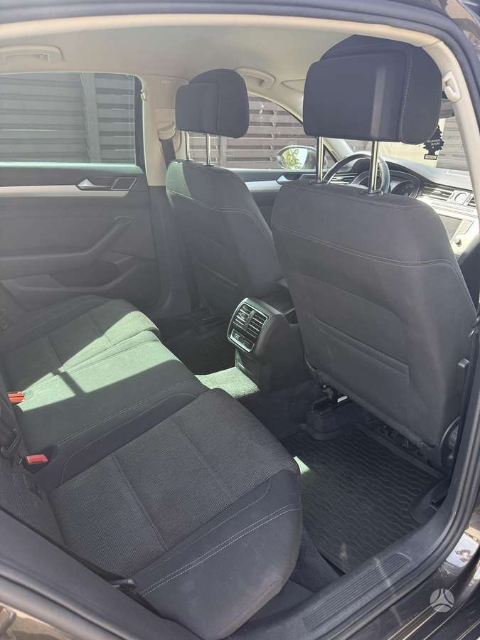Volkswagen Passat - 8