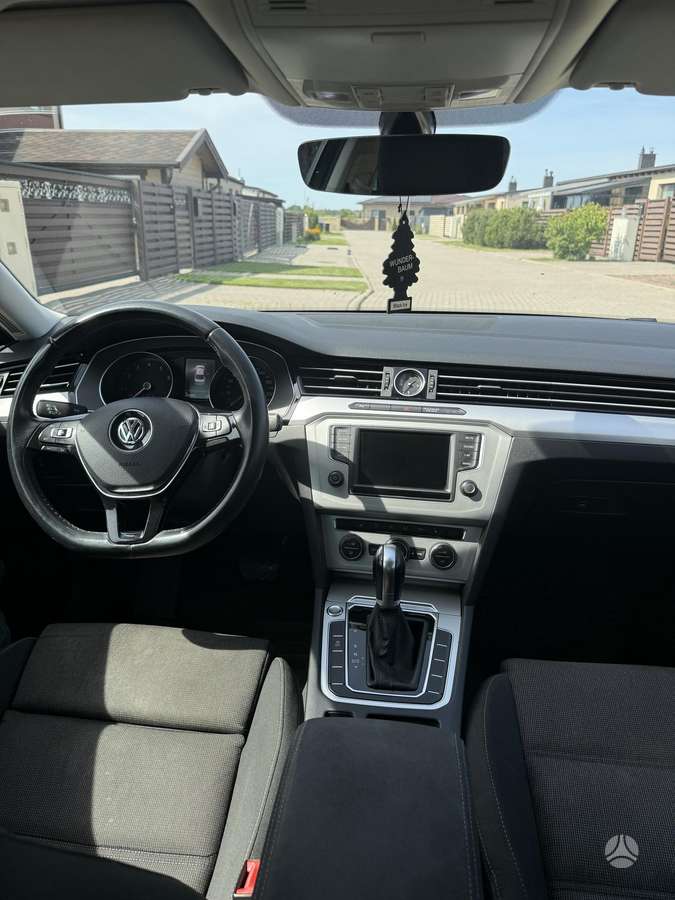 Volkswagen Passat - 5