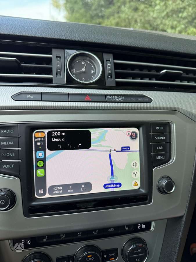 Volkswagen Passat - 6