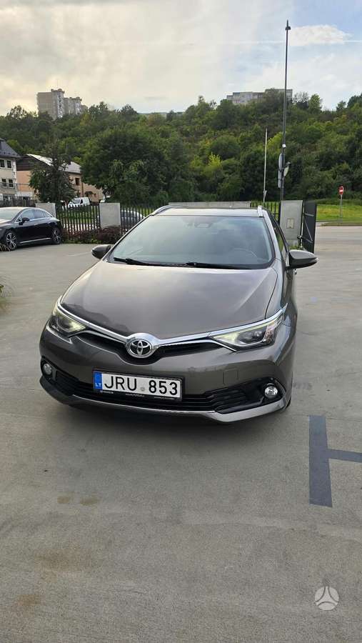 Toyota Auris, 1.6 l., Универсал