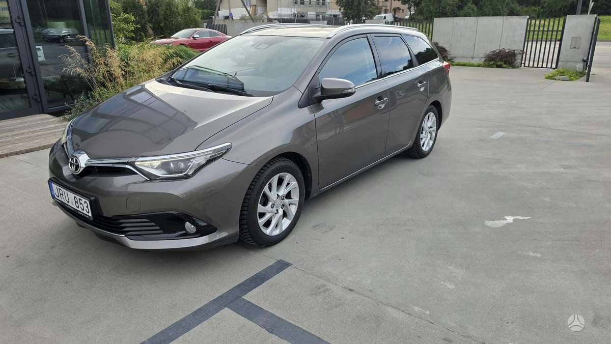 Toyota Auris, 1.6 l., Универсал